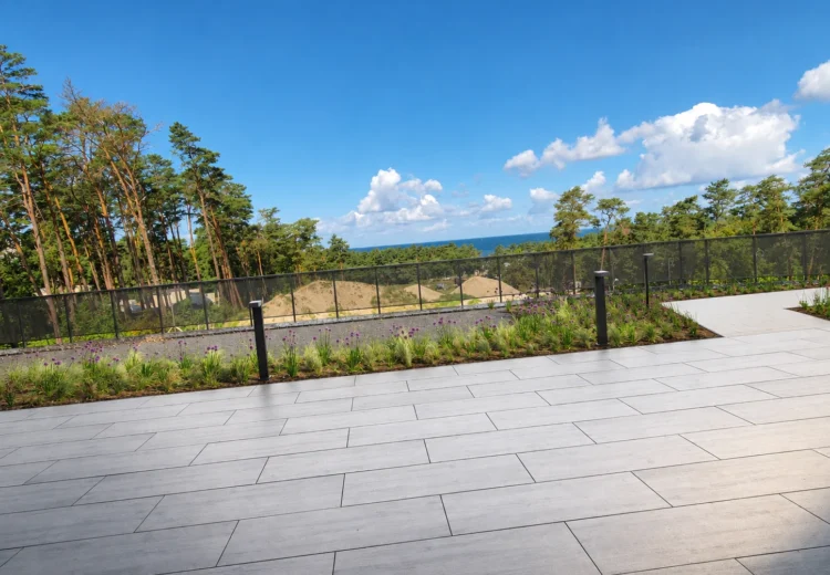 Bałtycka Sea Park 50 – klimatyzowany, dwupokojowy apartament 38 m², z częściowym widokiem na morze