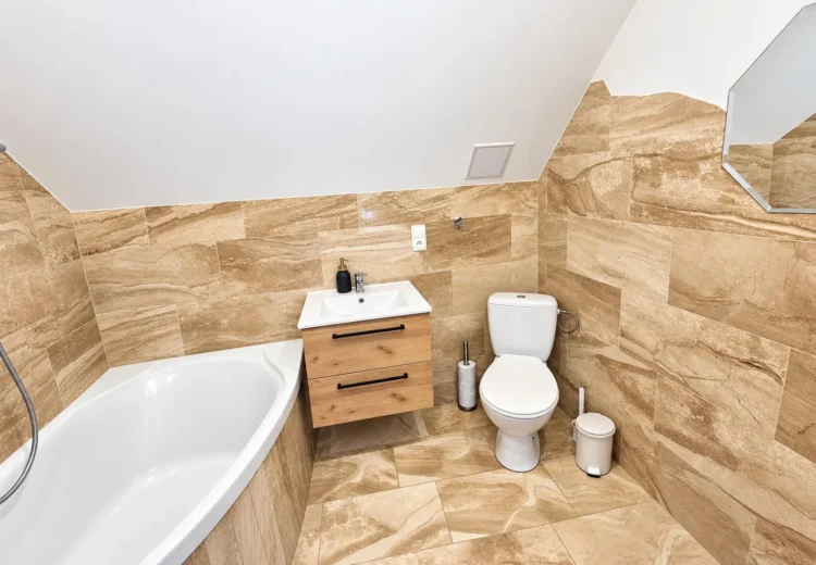 Doppelzimmer mit gemeinsamem Bad – Gästezimmer Javka – G3
