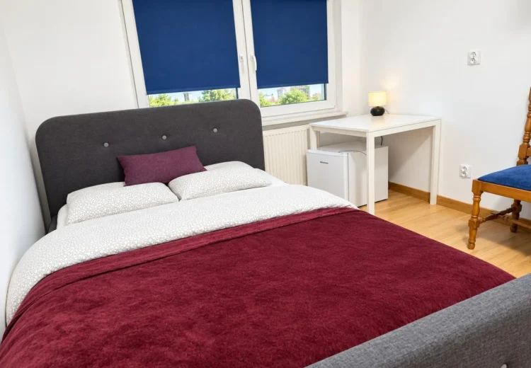 Doppelzimmer mit Balkon und gemeinsamem Badezimmer, ein zusätzliches Bett möglich – Gästezimmer Javka – G1