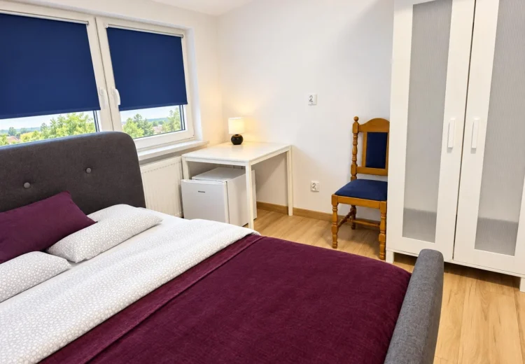 Doppelzimmer mit Balkon und gemeinsamem Badezimmer, ein zusätzliches Bett möglich – Gästezimmer Javka – G1