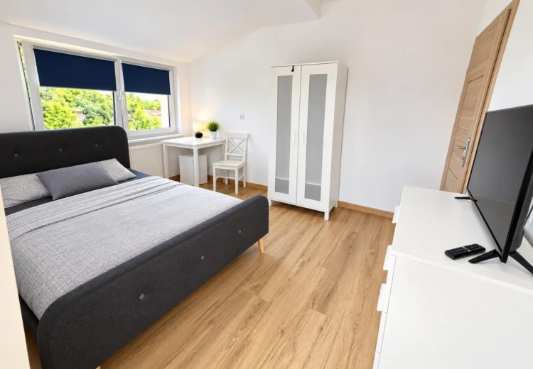 Doppelzimmer mit Balkon und gemeinsamem Badezimmer, ein zusätzliches Bett möglich – Gästezimmer Javka – G1