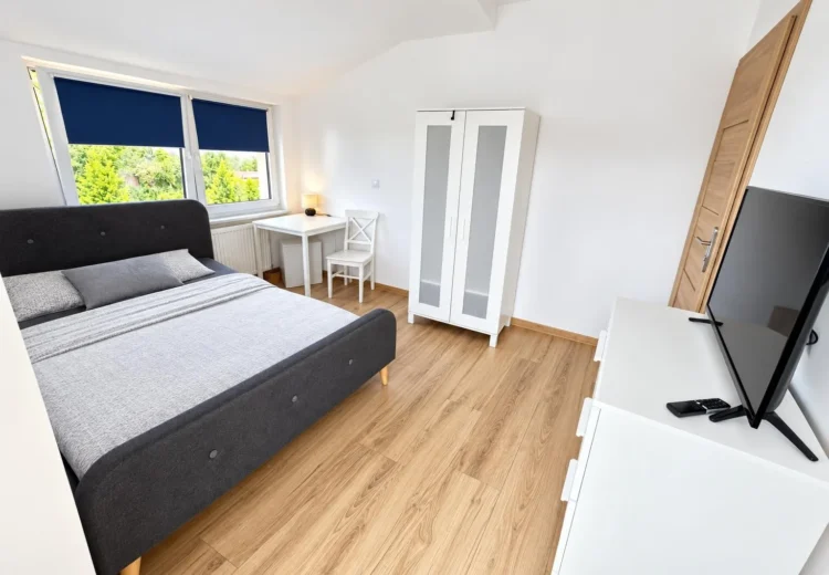 Doppelzimmer mit Balkon und gemeinsamem Badezimmer, ein zusätzliches Bett möglich – Gästezimmer Javka – G1